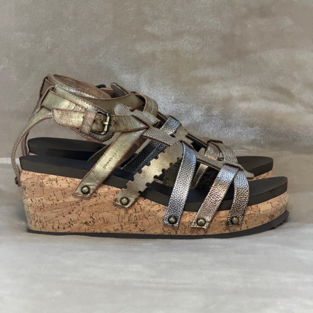 OTBT Storm Gold Brown Metallic Crisscross Strappy Wedge Sandals Size 9